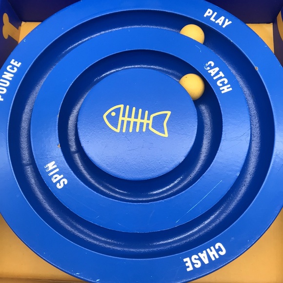 Wild & Woofy Trick & Treat, Spin & Pounce Wooden Pet Puzzle for 🐈 & 🐩 - Picture 7 of 8